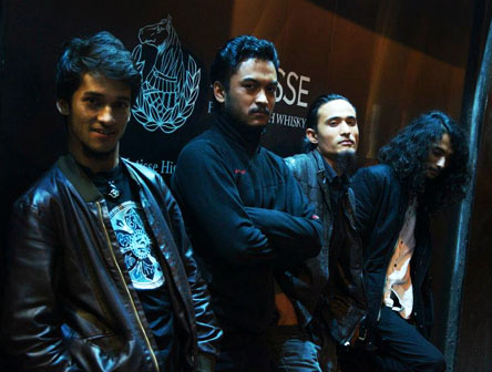 http://www.thrash.su/images/duk/BIDROHA - band.jpg